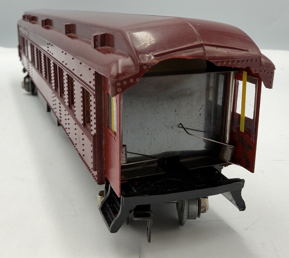 American Flyer 652 S Red Heavyweight Pullman Car Assembly with Missing Coupler