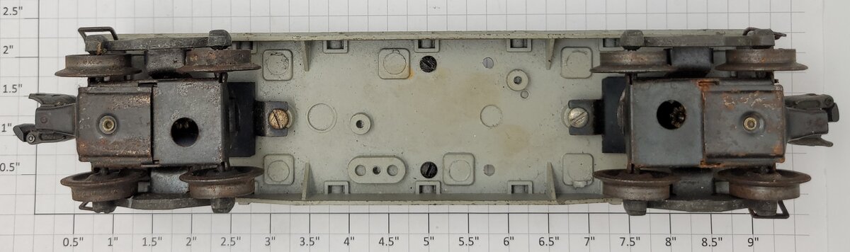 Lionel 2420-3 Gray D,L&W Body with missing Cab, Searchlight, and Ladder