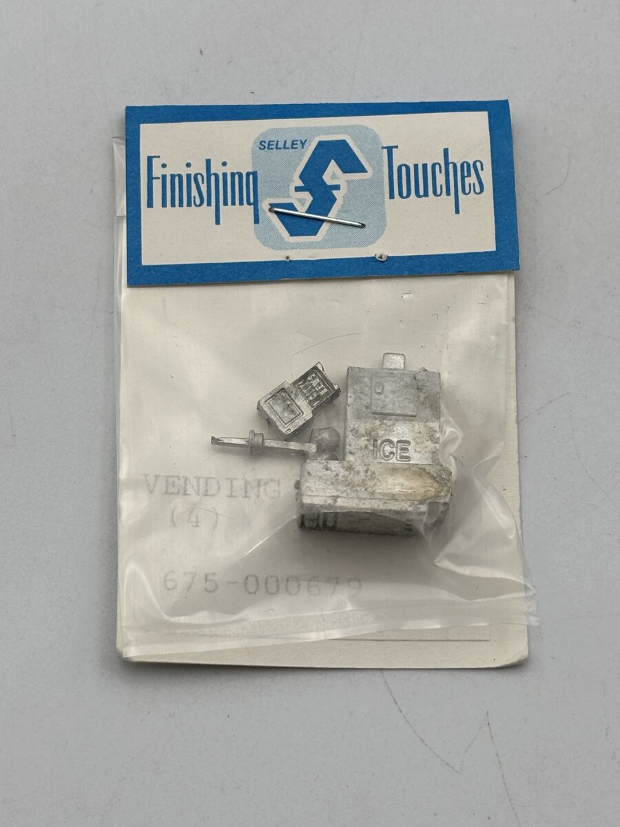 Selley Finishing Touches 675-000679 HO Vending Machine Castings (Pack of 4)