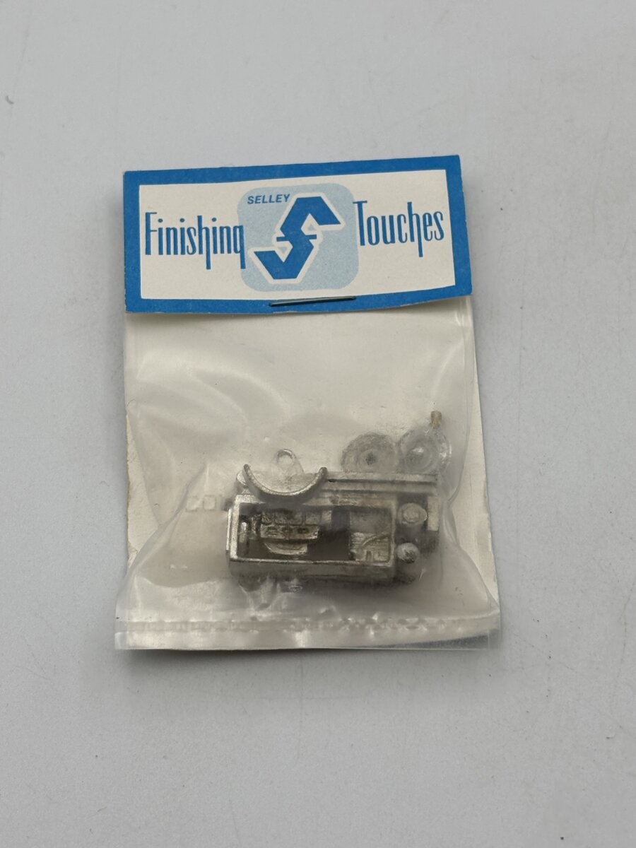 Selley Finishing Touches 675-000659 HO Scale Compressor White Metal Casting Kit