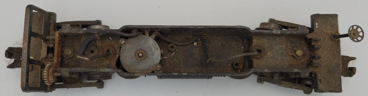 Lionel 3459-4 O Gauge Ore Dump Car Frame with Coil Operating Coupler Trucks