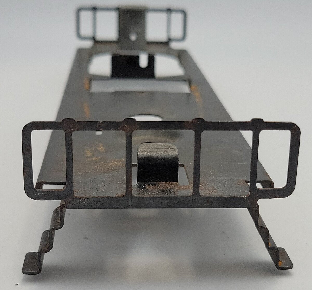 Lionel 8010-11 O Gauge Black Diesel Switcher Frame with Lamp Bracket and Railing