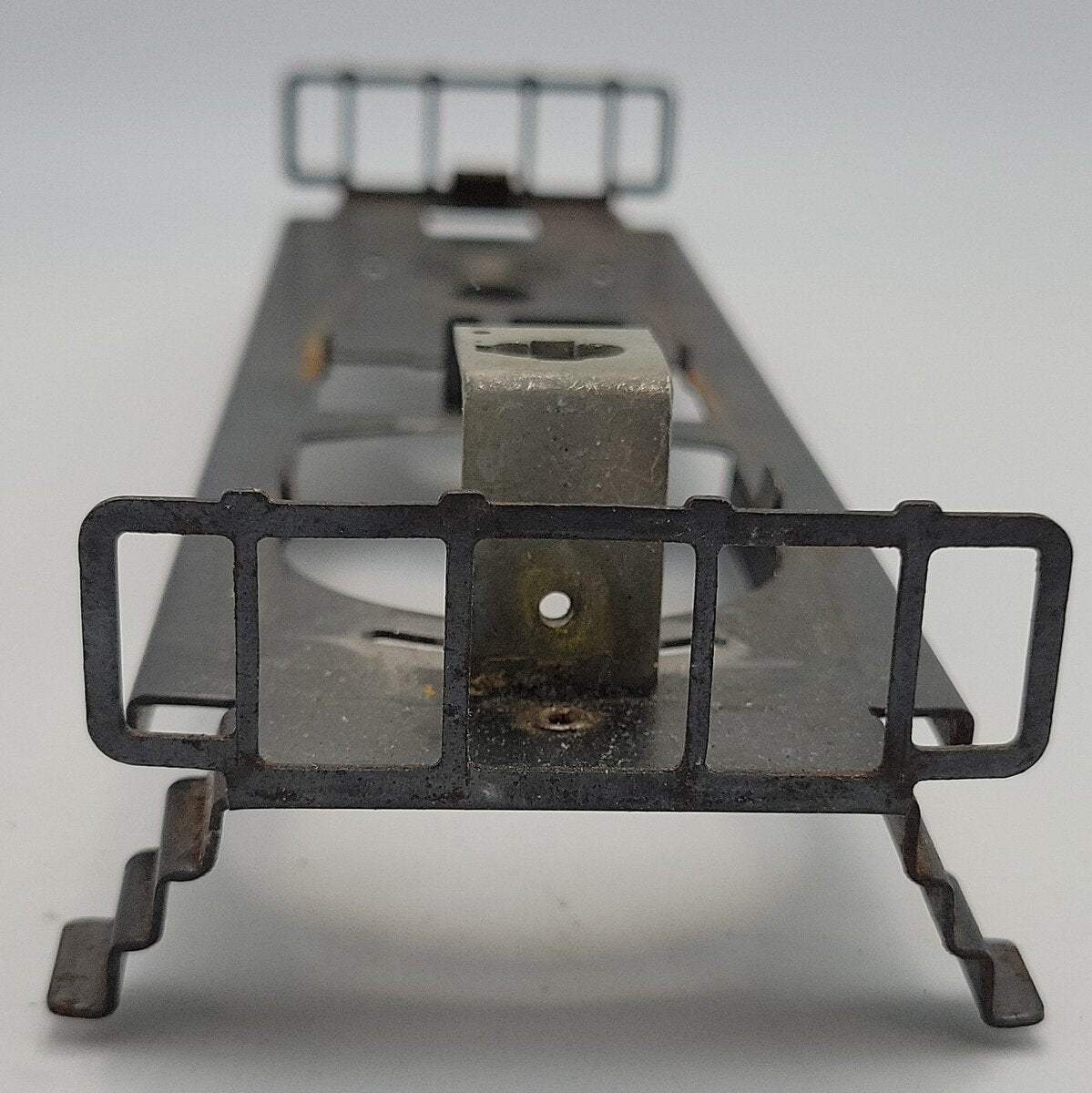 Lionel 8010-11 O Gauge Black Diesel Switcher Frame with Lamp Bracket and Railing