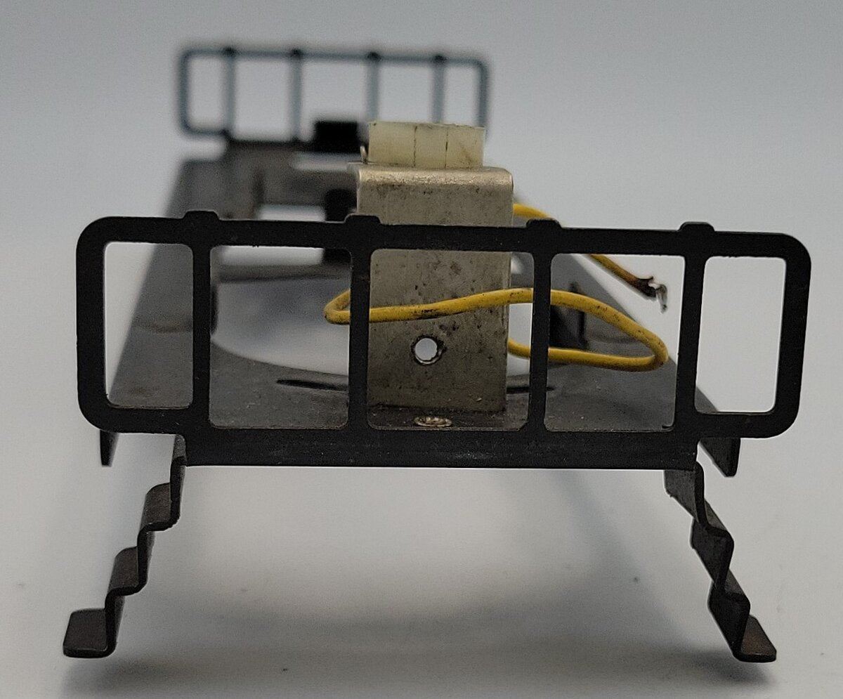 Lionel 633-5 O Gauge Diesel Switcher Frame with Lamp Bracket