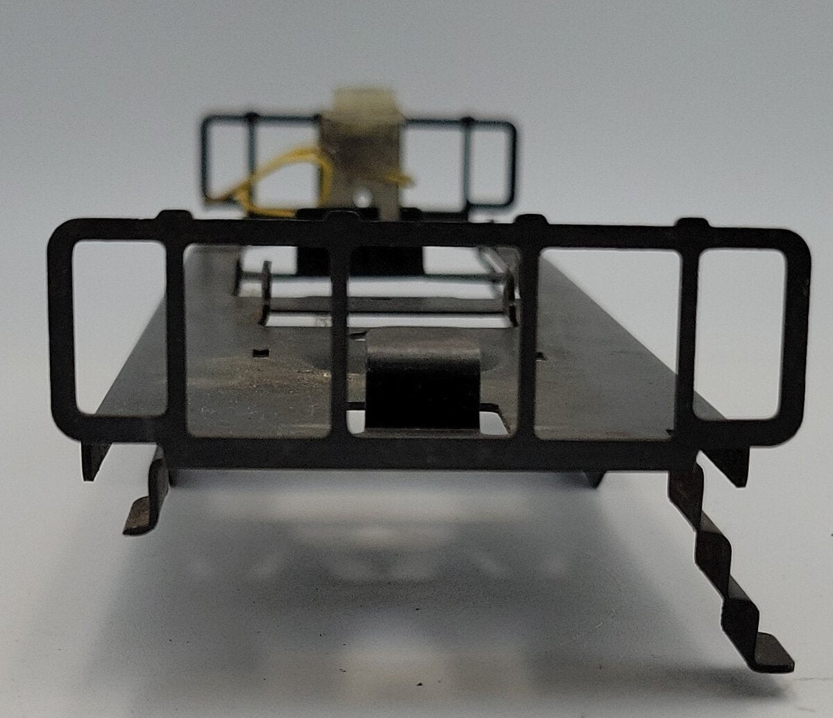 Lionel 633-5 O Gauge Diesel Switcher Frame with Lamp Bracket