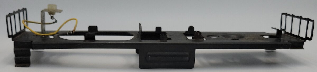 Lionel 633-5 O Gauge Diesel Switcher Frame with Lamp Bracket
