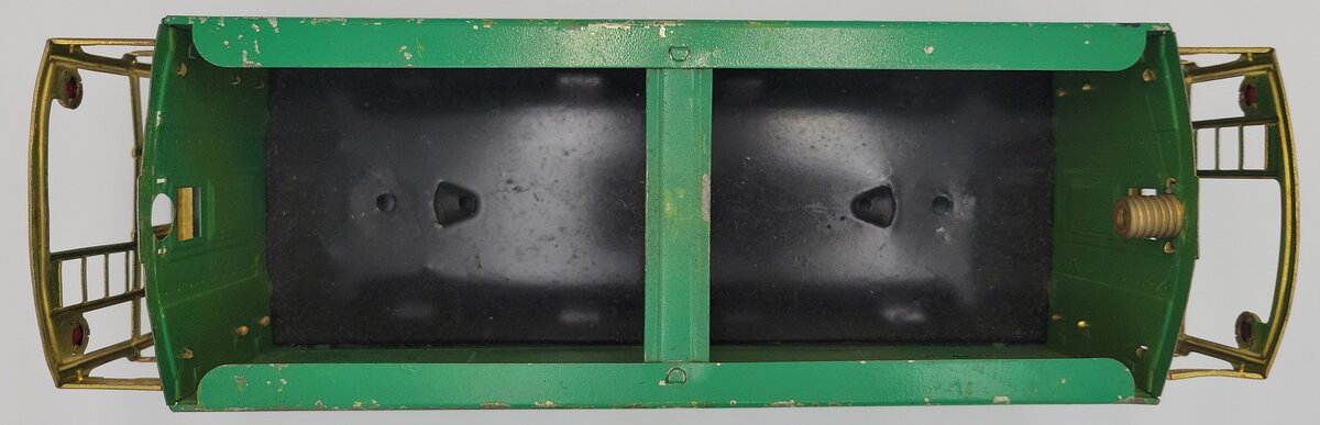 Lionel 517-2 Standard Gauge Green Caboose Frame and Shell with Brass Railing