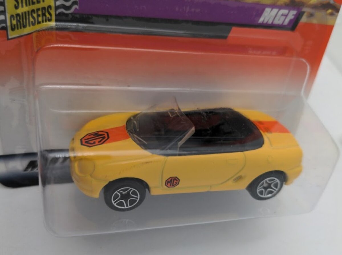 Matchbox 01766 1:56 Street Cruisers Serie Yellow 1997 MGF Car #66 of 75 Vehicles
