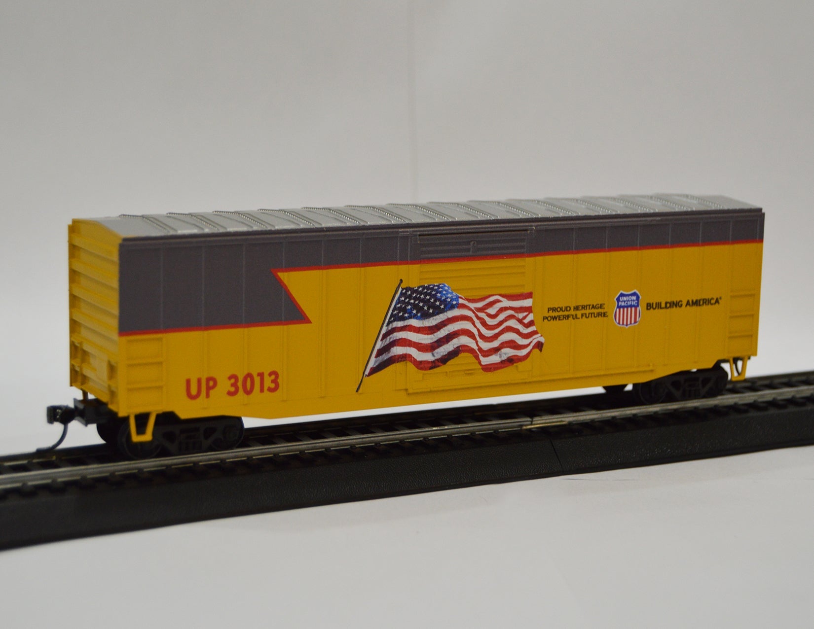 Value Trains USA 10004 HO Union Pacific Flag Heritage Scheme 50' 6