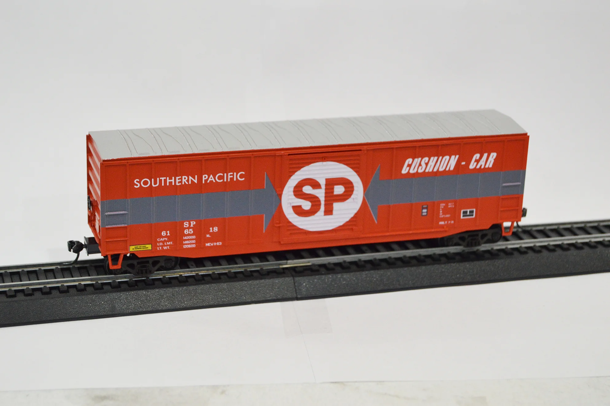 Value Trains USA 10092 HO Southern Pacific Cushion Car Scheme 50' 6