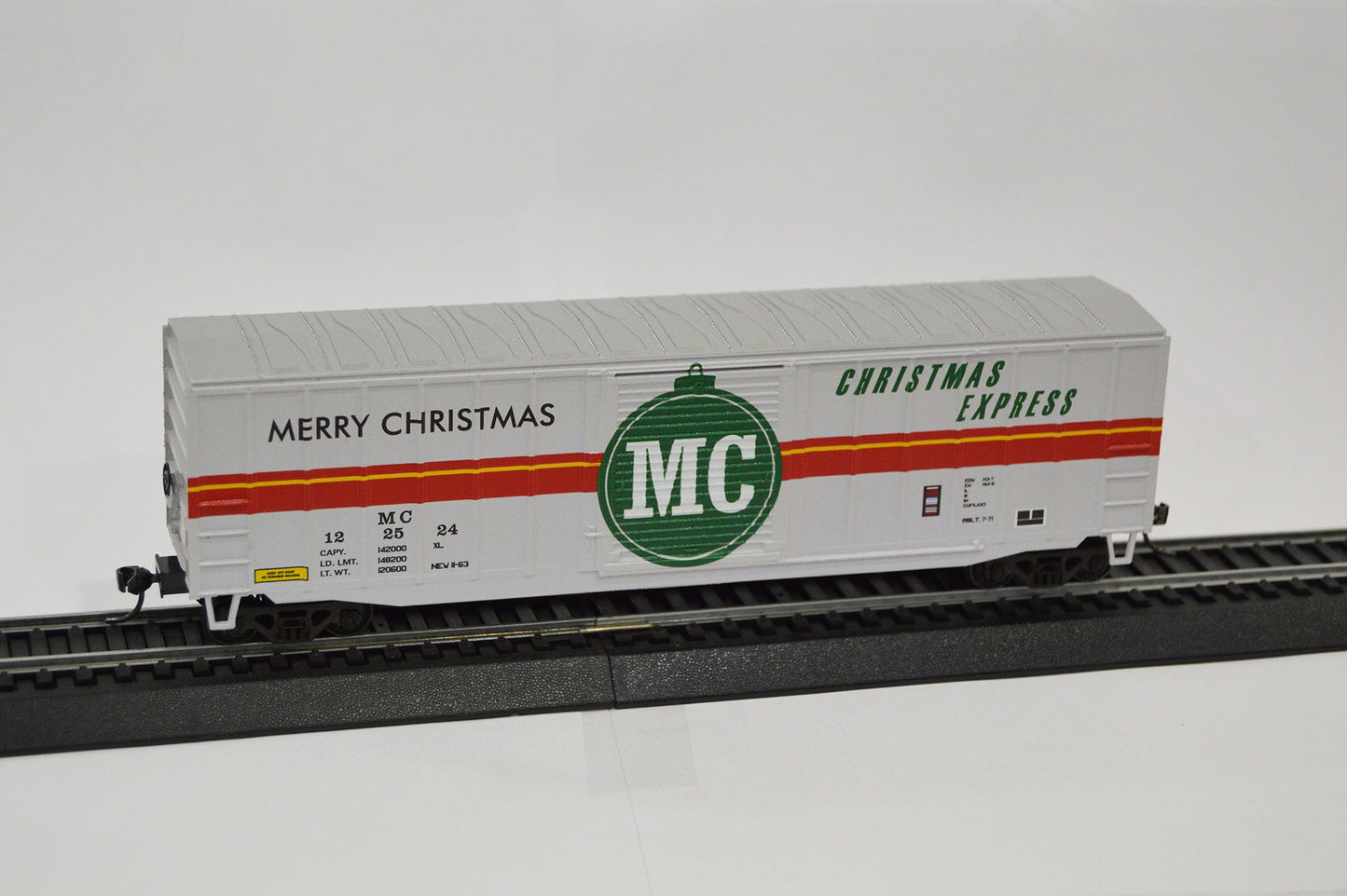 Value Trains USA 10107 HO Christmas Express Scheme 50’6” ACF Boxcar #122524