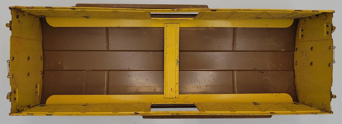 Lionel 514-3 Prewar Standard Gauge Yellow / Brown Boxcar Shell with Missing Trim
