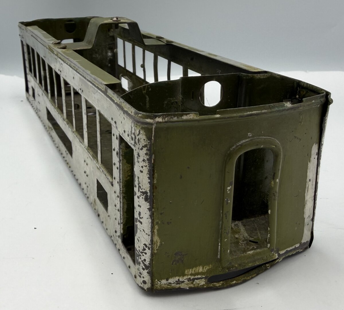 Lionel 337-37 Standard Gauge Passenger Pullman Car Shell & Frame