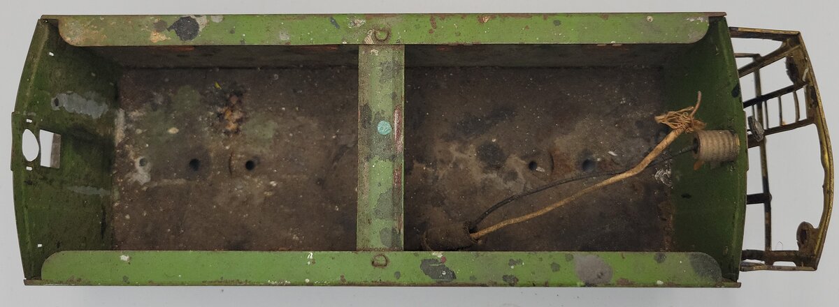 Lionel 517-1 Standard Gauge Prewar Lionel Tinplate Caboose Shell & Frame