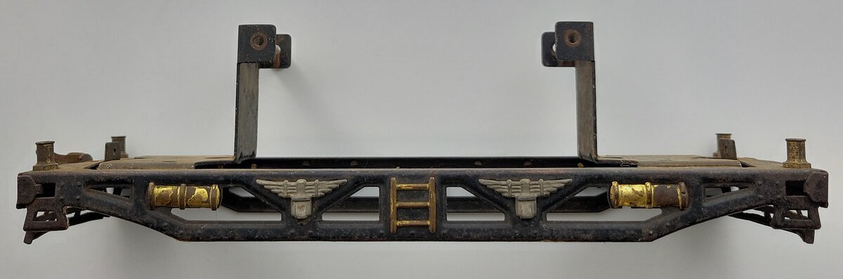 Lionel 10E-3 Prewar Standard Gauge Electric Locomotive Frame with Trim