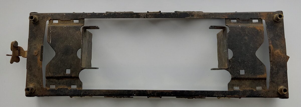 Lionel 10E-3 Prewar Standard Gauge Electric Locomotive Frame with Trim