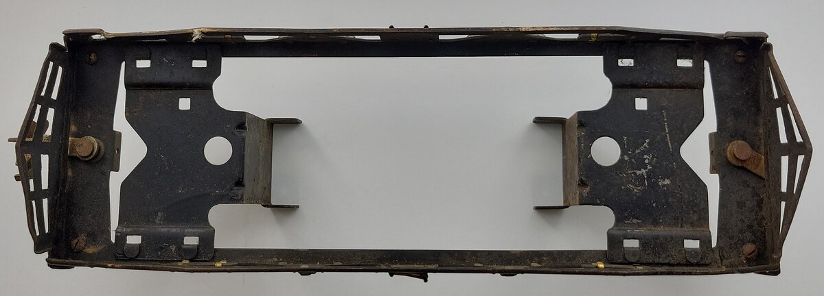 Lionel 10E-3 Prewar Standard Gauge Electric Locomotive Frame with Trim
