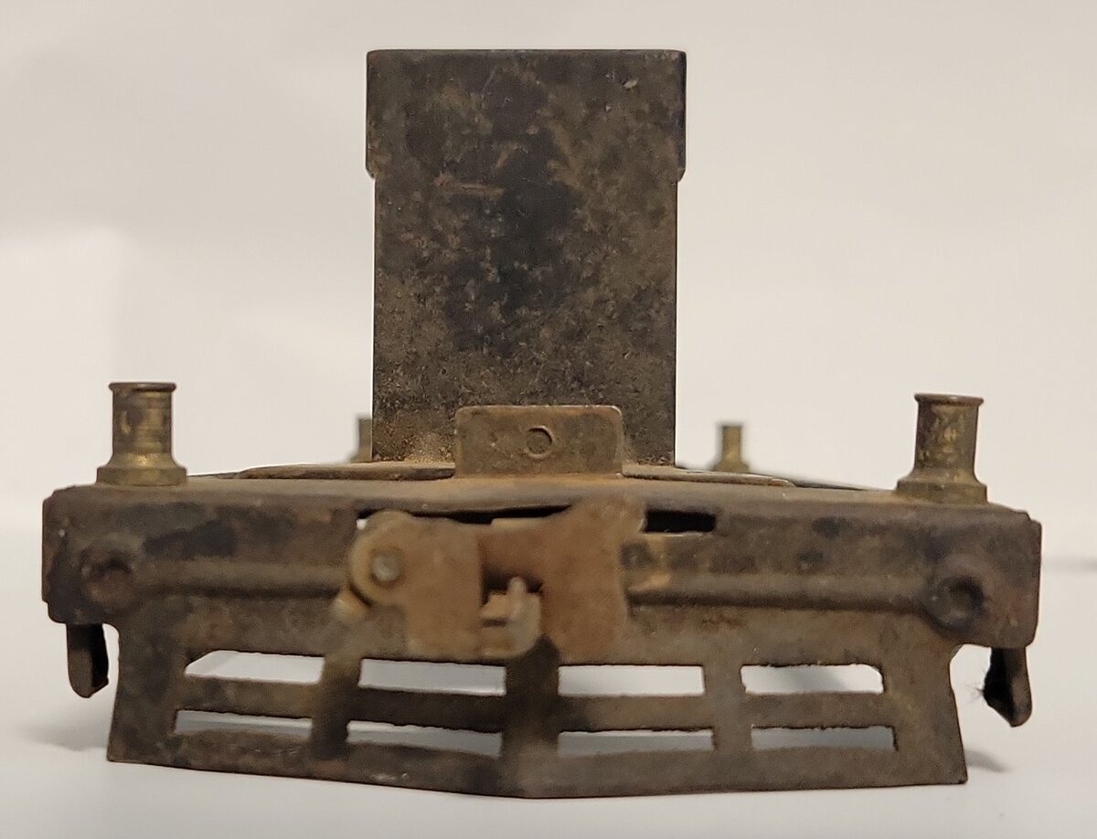 Lionel 10E-3 Prewar Standard Gauge Electric Locomotive Frame with Trim