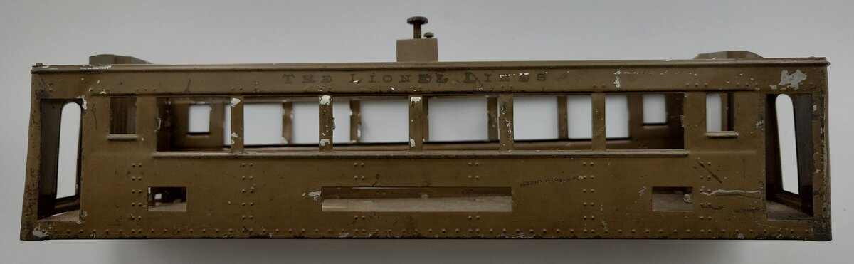 Lionel 309-12 Brown Standard Gauge Tinplate Passenger Car Body
