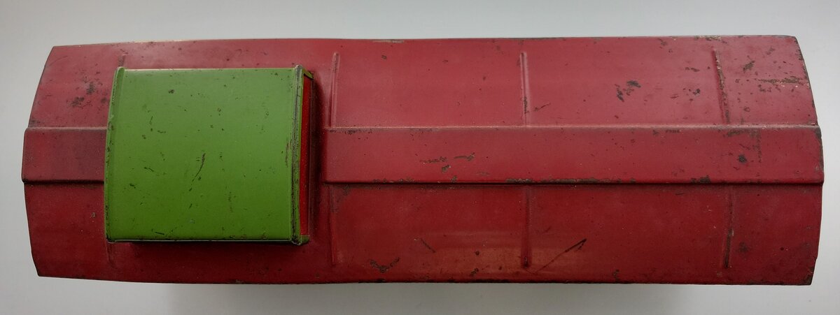Lionel 517-101 Green and Orange Tinplate Cupola Caboose Shell with Trucks & Roof