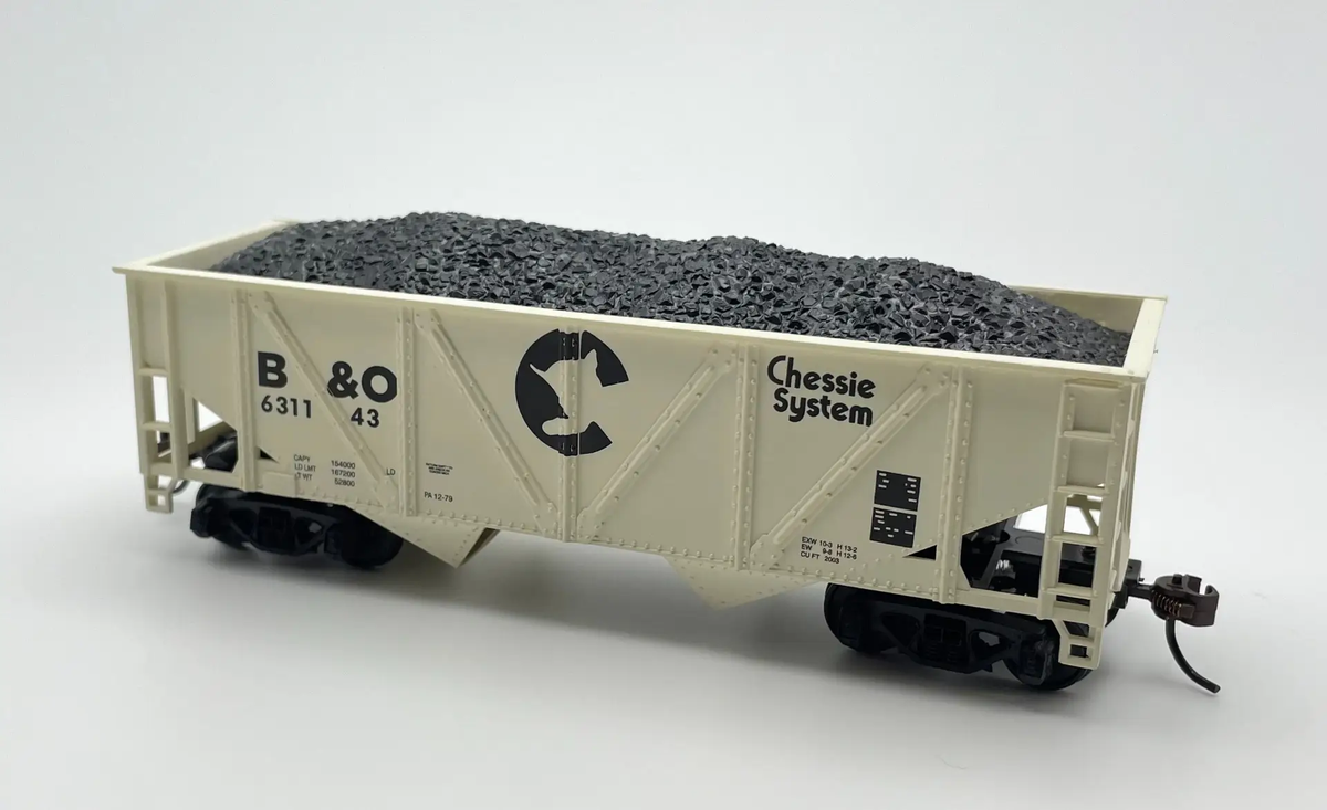 Rock Island Hobby 032210 HO Chessie 36' 2 Bay Hopper with Coal Load #631143