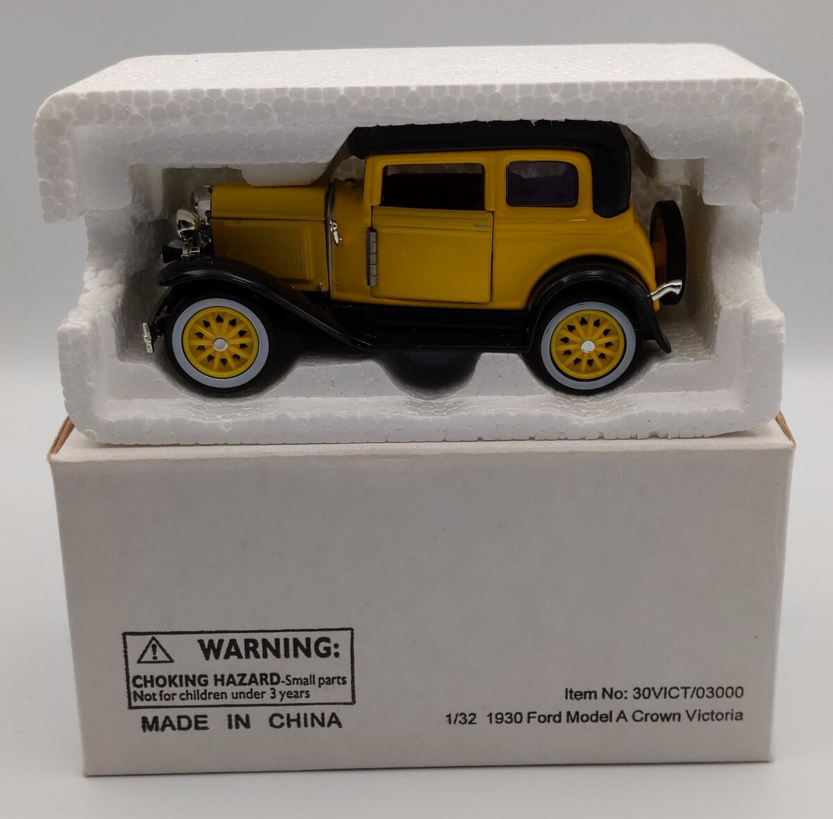 Signature Models 30VICT 1:32 Diecast 1930 Ford Model A Crown Victoria-Yellow