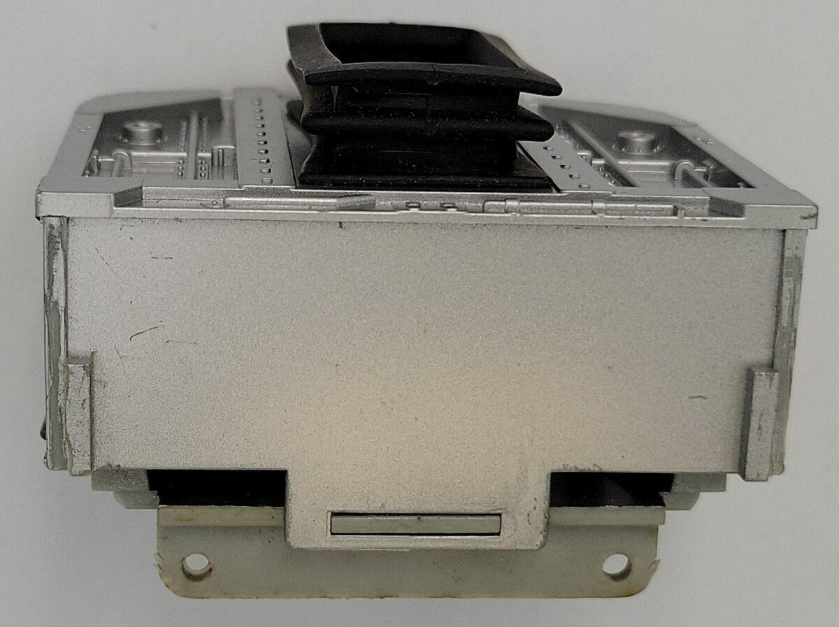 Lionel 22255-14 K-Line Silver Passenger Car Vestibule End with Diaphragm
