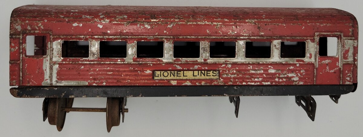 Lionel 1674-1 O Gauge Prewar Jr. Red Streamliner Passenger Car Frame & Shell