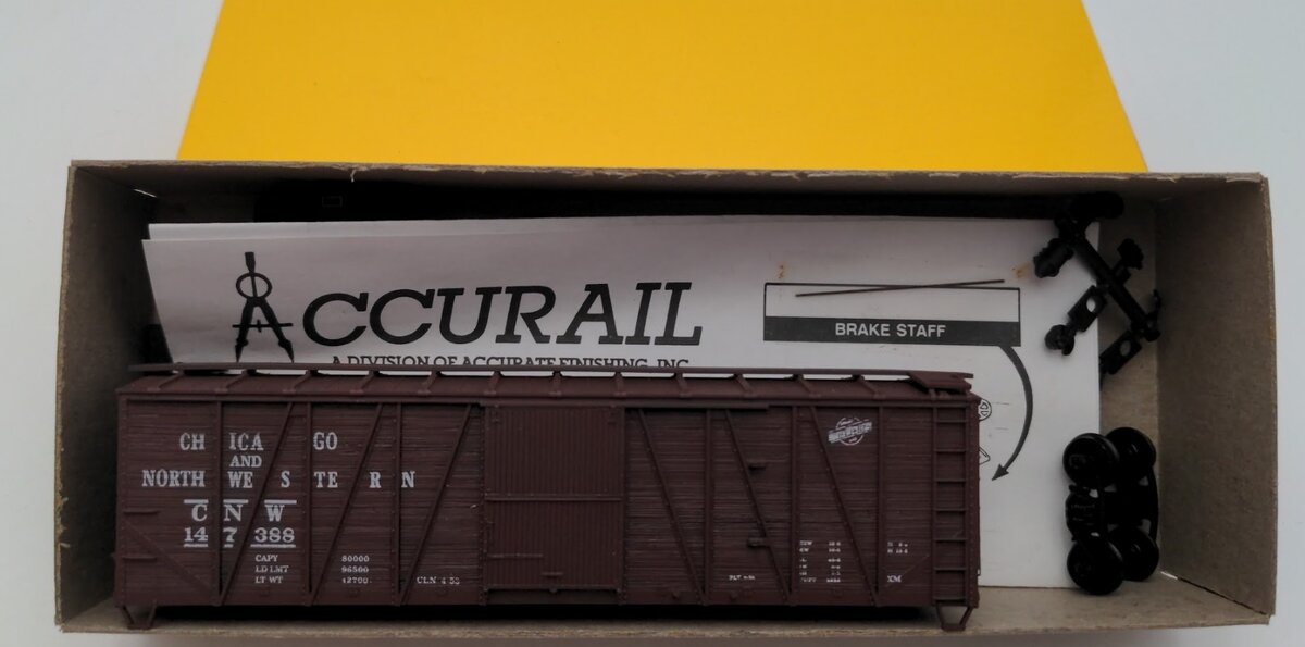 Accurail 4205 HO Chicago & North Western 40' Outside Braced Box Car Steel Kit