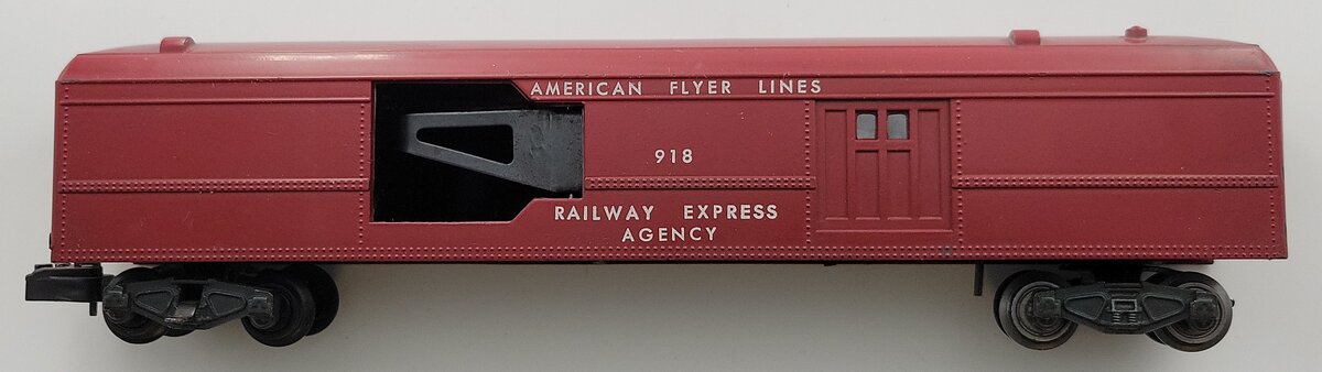 American Flyer 918-1 S Railway Express Agency Operating Mail Pick-up Car #918