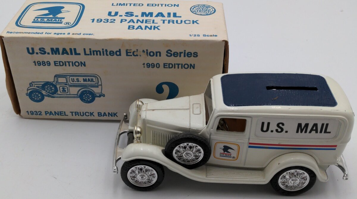 Ertl 9052UA 1/25 U.S. Mail 1932 Panel Truck Bank