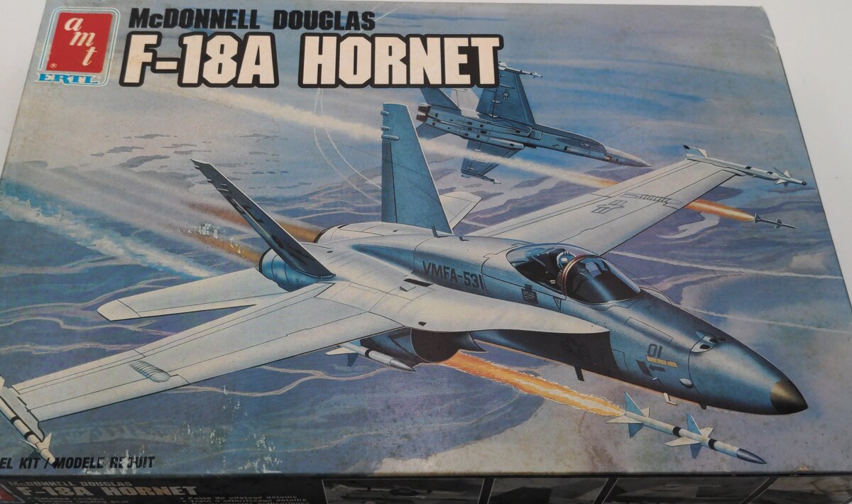 Ertl 8802 1/72 McDonnell Douglas F-18A Hornet Model Kit