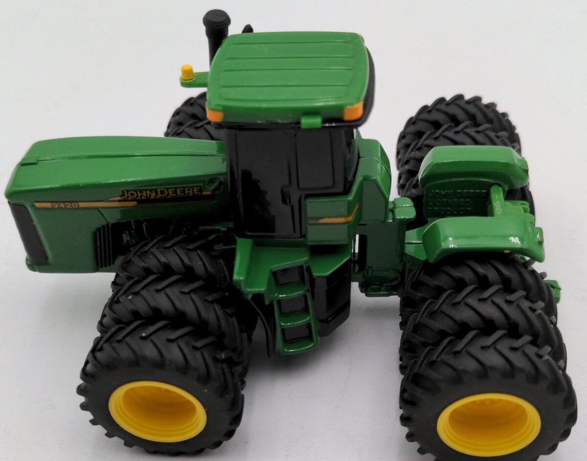 Ertl 786756 1:64 John Deere 9420 4WD TRACTOR W/TRIPLES