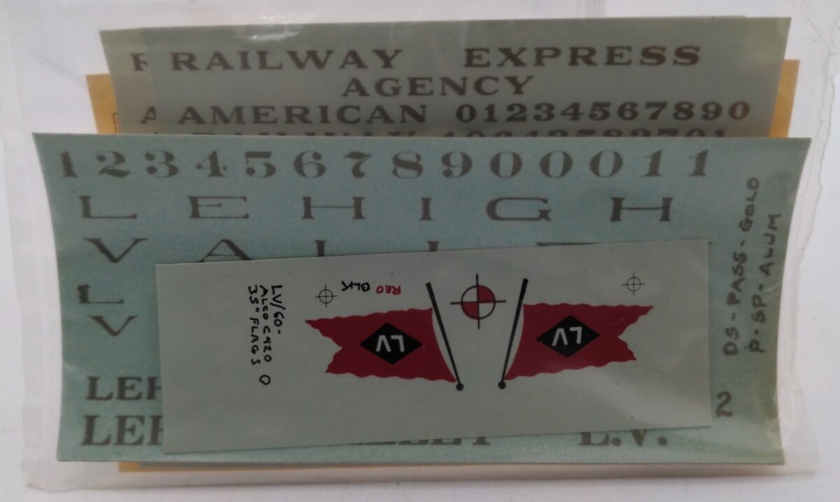 Walthers 60-65 O Gauge Gold Lehigh Valley Railway Express Agency Car Decal