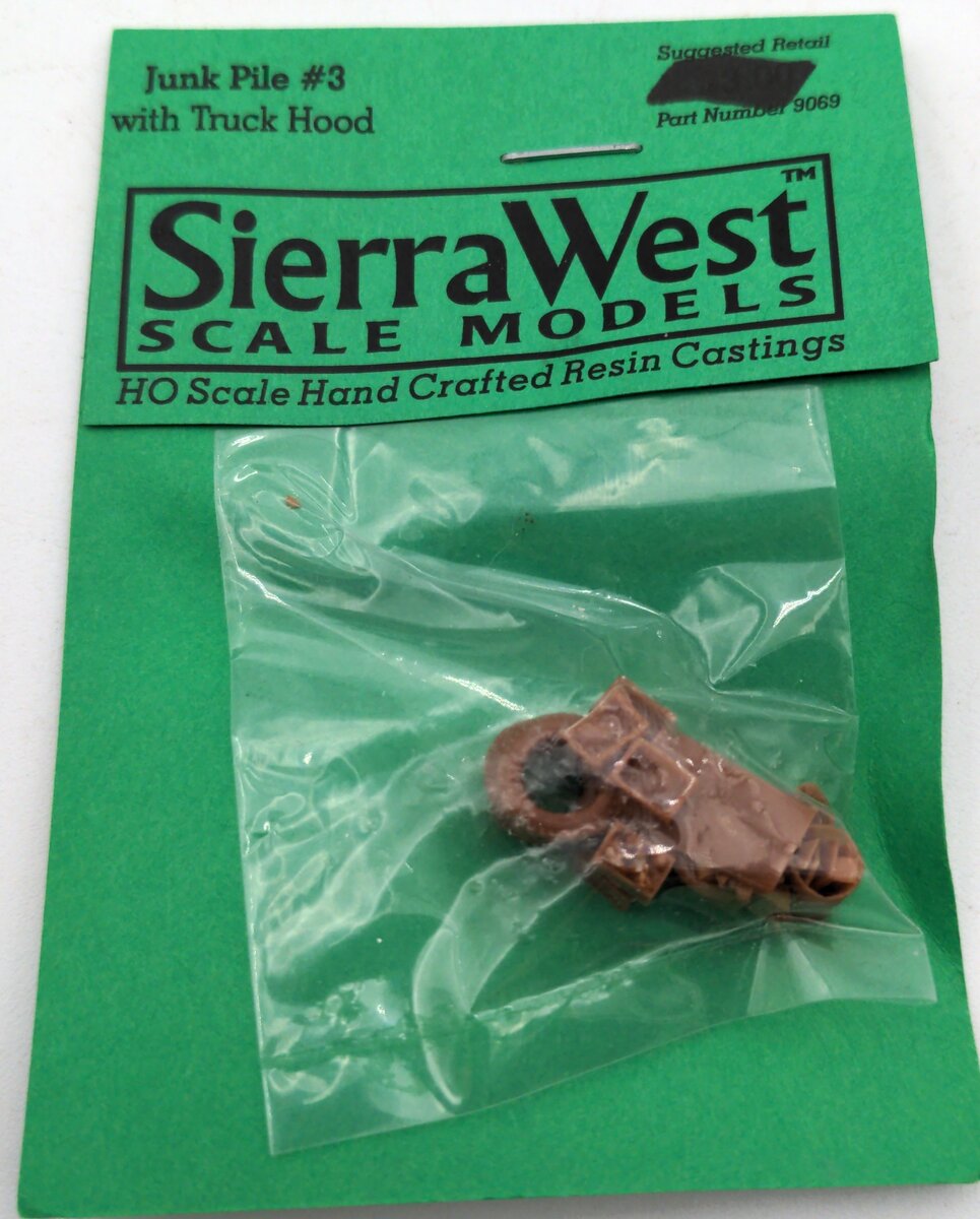 Sierra West 9069 HO Junk Pile #3 w/Truck Hood