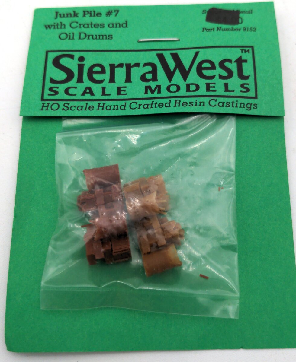 Sierra West 9152 HO Junk Pile #7 w/ Crates and Oil Drums