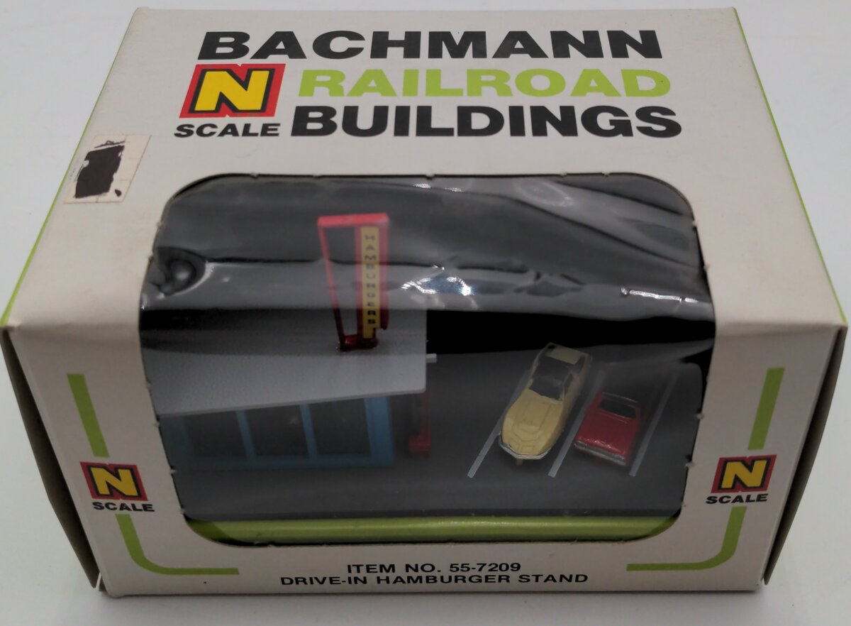 Bachmann 55-7209 N Scale Drive-In Hamburger Stand