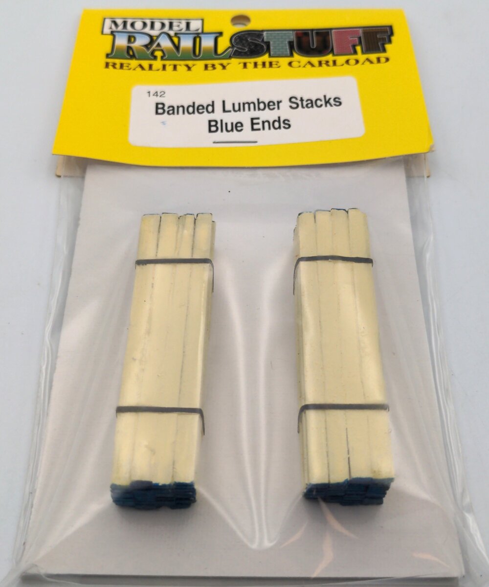 Railstuff 142 HO Scale Banded Lumber Stacks Blue Ends 2 Pack
