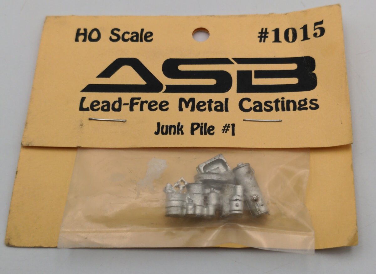 Ak-Sar-Ben 1015 HO Scale Junk Pile #1