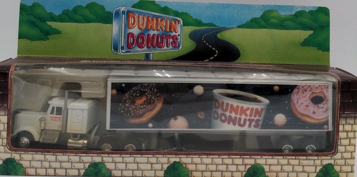 Dunkin Donuts O and 027 Gauge 1995 Limited Dunkin Donuts Tractor & trailer