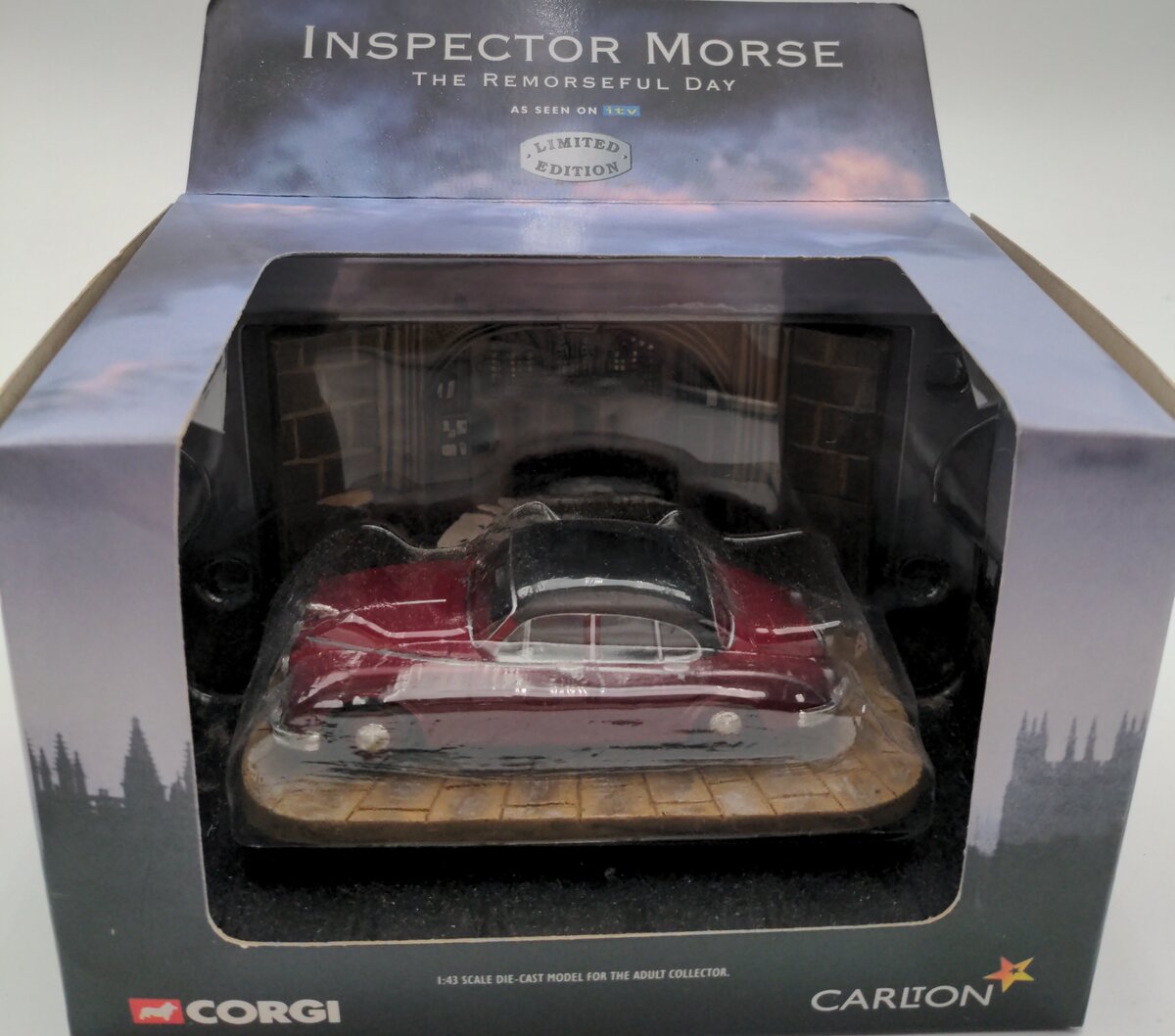 Corgi 01806 1:43 Die Cast Jaguar MKII With Cold Cast Diorama