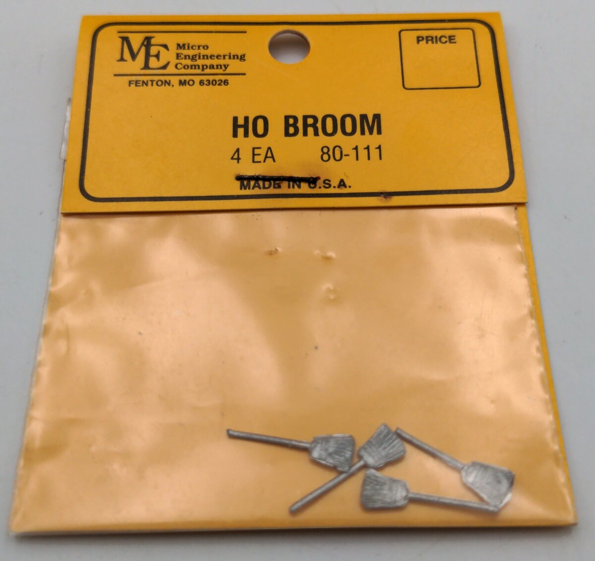 Micro Engineering 80-111 HO Scale HO Broom 4 pks