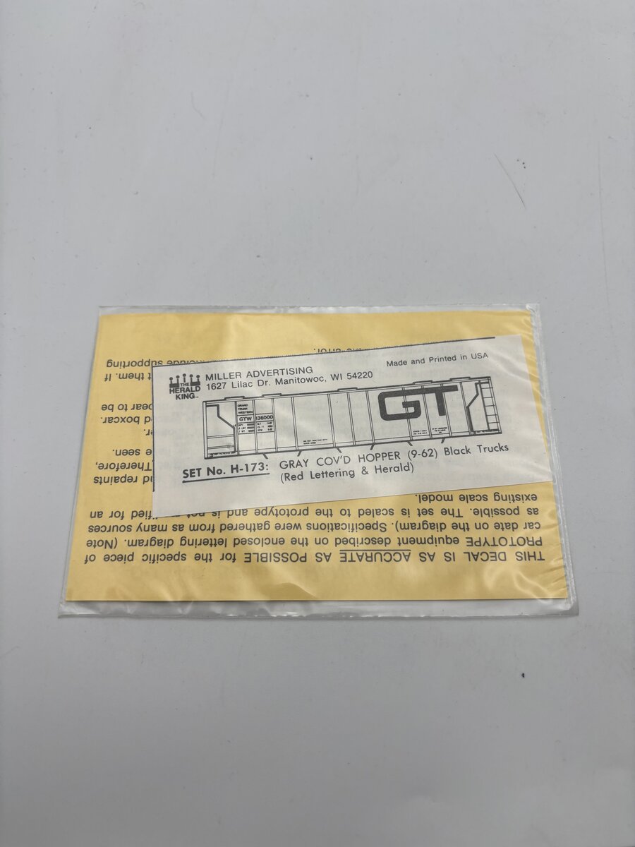 The Herald King H-173 HO Gray Cov'd Hopper Red Lettering Decal