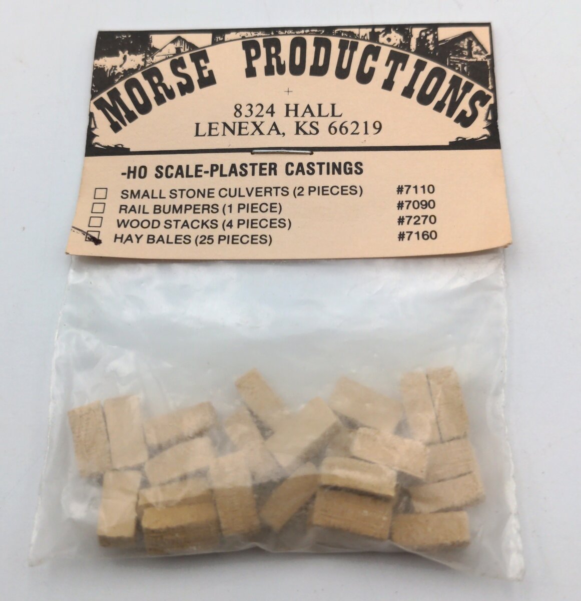 Morse Productions 7160 HO Scale Plaster Castings Hay Bales (Pack of 25)