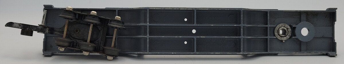 American Flyer 7210-3 Gray Erie Spotlight Car Frame with Truck & Bracket