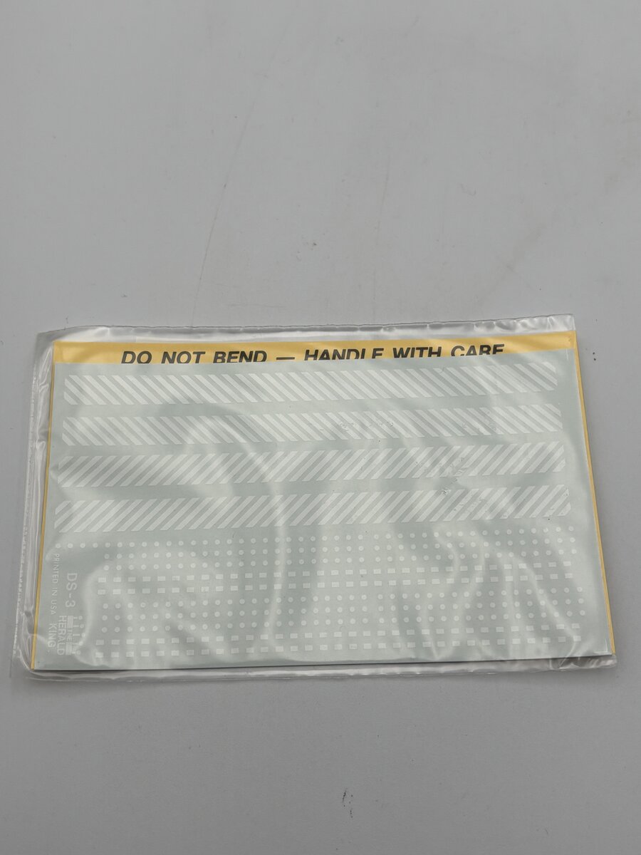 The Herald King DS-3 HO Diesel Side Sill Hash Marks White Reflector Decal