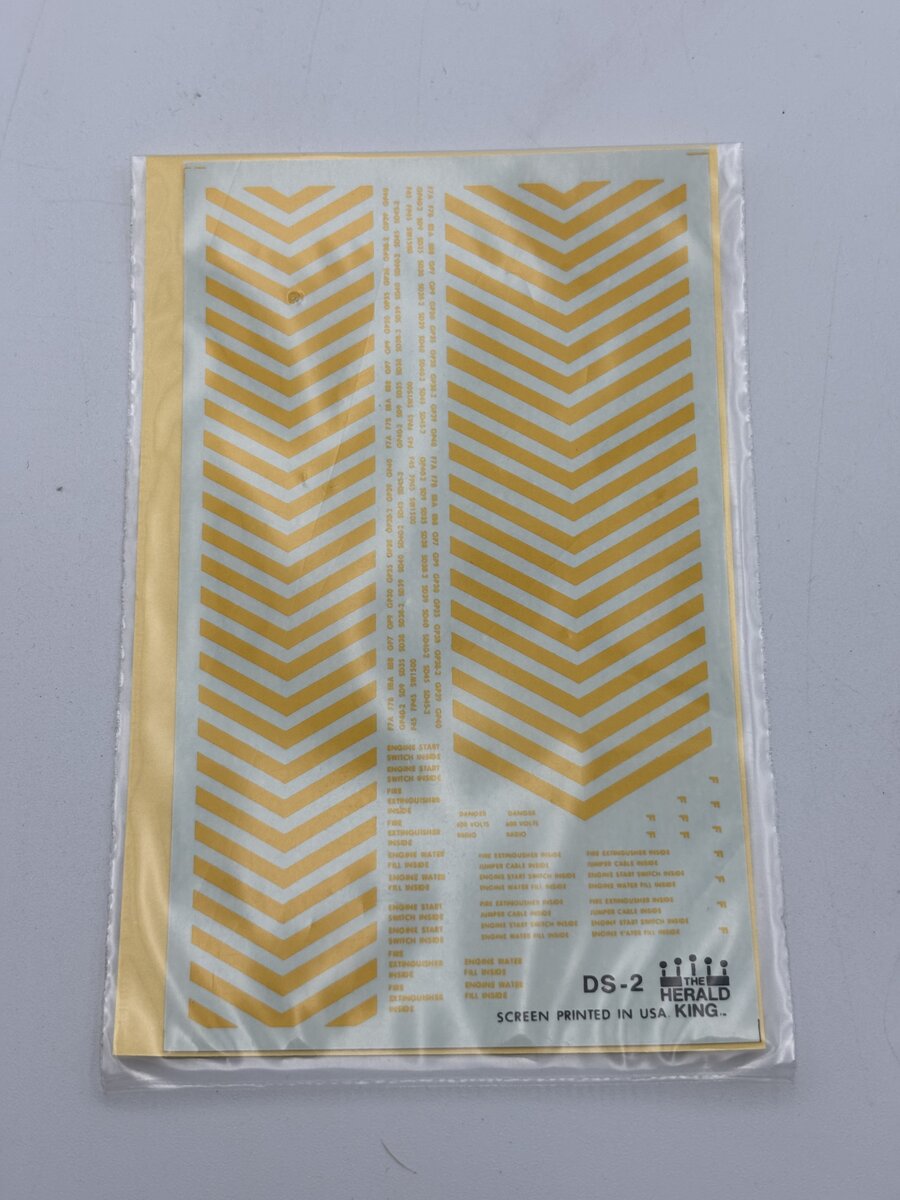 The Herald King DS-2 HO Diesel Nose Stripes Deep Yellow Colored Decal