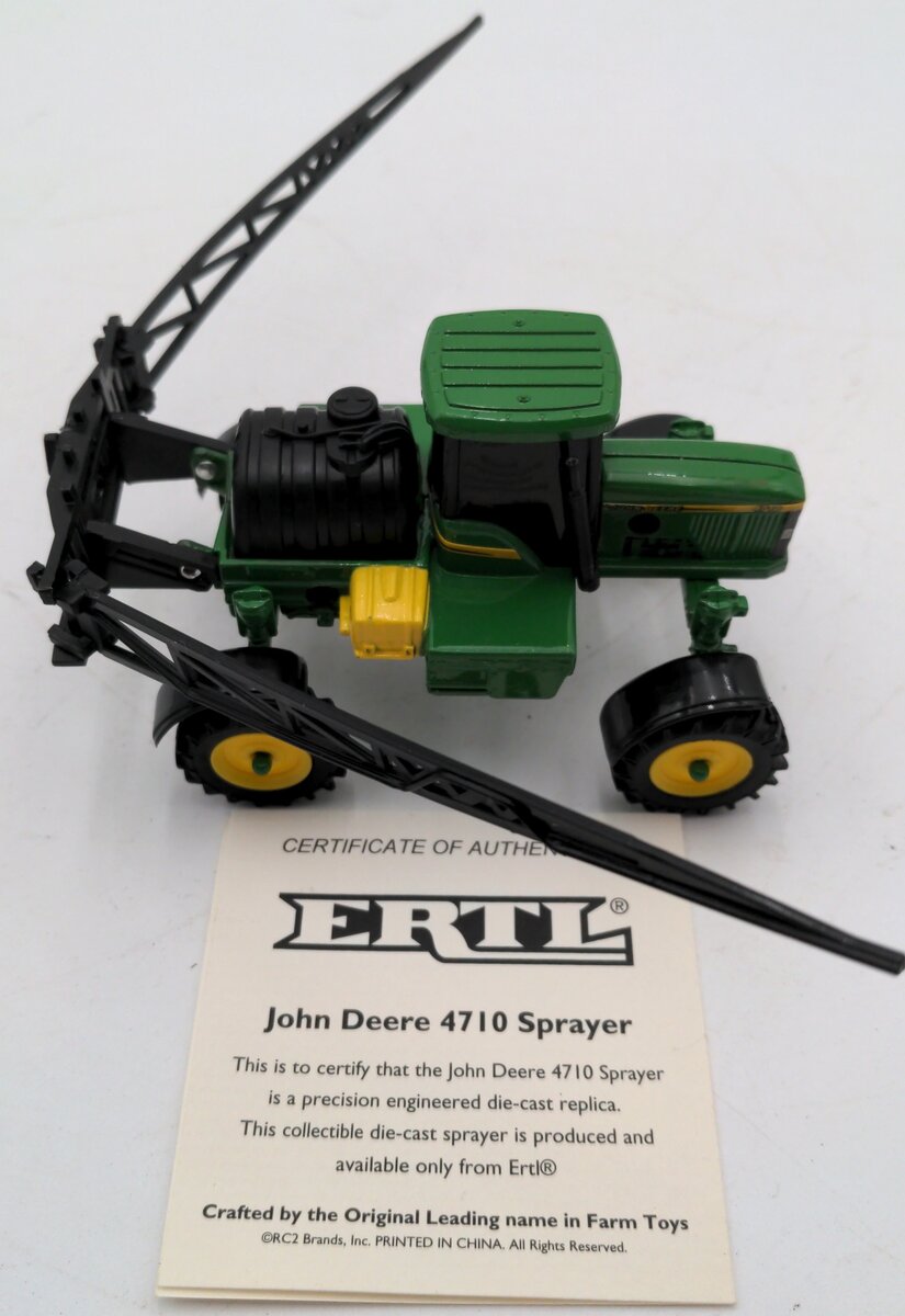 ERTL 786731 1:64 JD 4710 Self-Propelled Sprayer