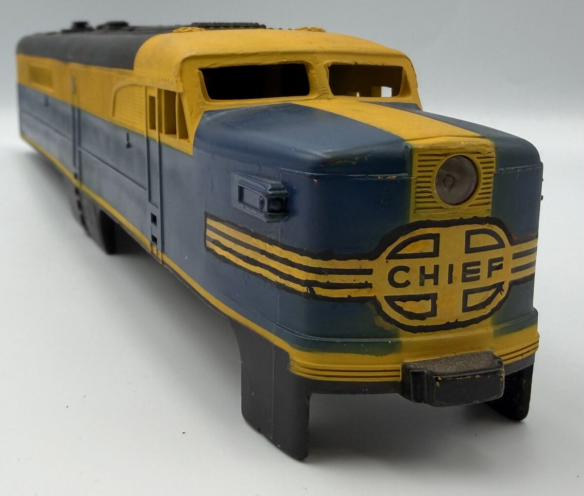 American Flyer XA12D075 Yellow and Blue Santa Fe Shell Missing Some Trim