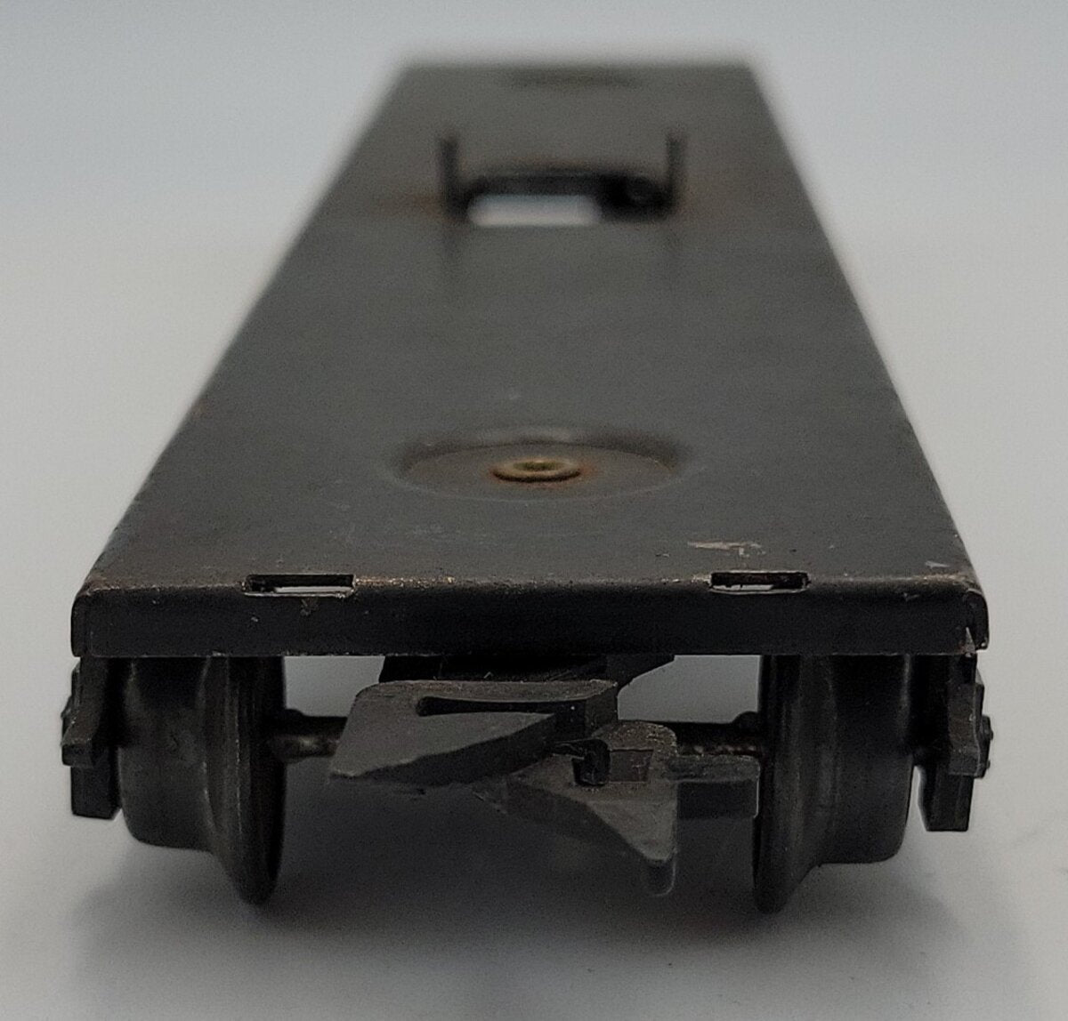 Marx MX-234-2 O Gauge Tinplate Passenger Car Frame w/ Operating Coupler Trucks